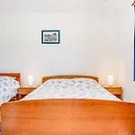 Апартаменты With Parking Space Bilo, Primosten - 21366 Dolac