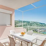 With Parking Space Bilo - Primosten - 21366 Apartman *