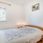 With Parking Space Bilo, Primosten - 21366 Appartement *