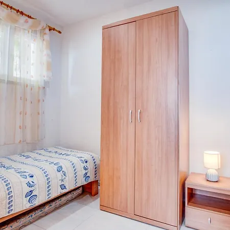 With Parking Space Bilo, Primosten - 21366 Appartement