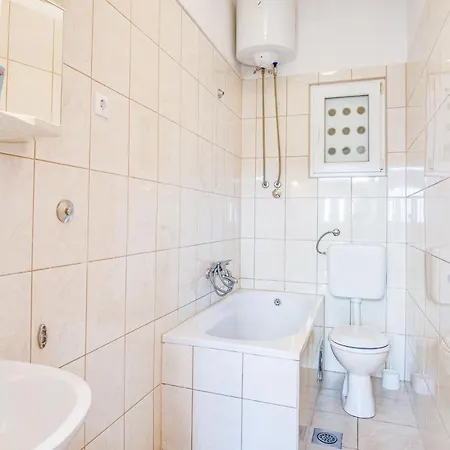 With A Parking Space Bilo, Primosten - 21366 *