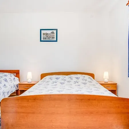 Appartement With A Parking Space Bilo, Primosten - 21366 Dolac