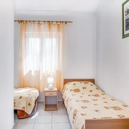 Appartement With A Parking Space Bilo, Primosten - 21366 Dolac