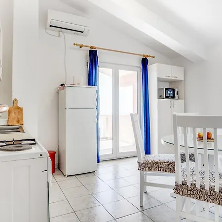 Apartment With A Parking Space Bilo, Primosten - 21366 Dolac