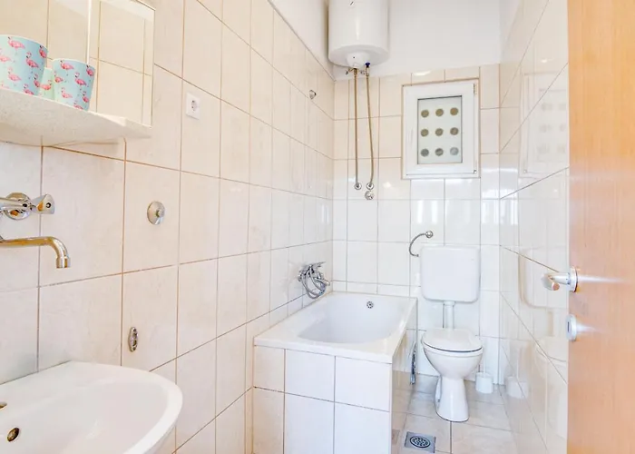 With A Parking Space Bilo, Primosten - 21366 *