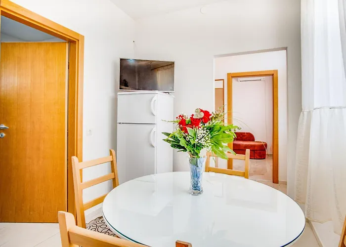 With A Parking Space Bilo, Primosten - 21366 *