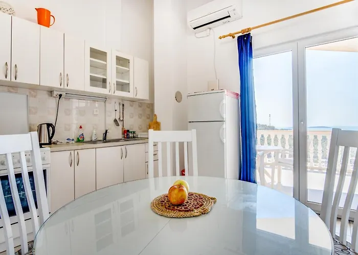 With A Parking Space Bilo, Primosten - 21366 Apartman